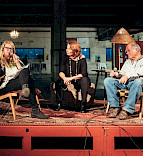 Katharina Simunic und Michael Genner mit Ulla Pilz